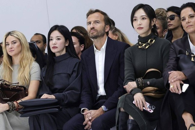 Những lần Song Hye Kyo chung khung hình với mỹ nhân Cbiz: Lấn át Triệu Vy nhưng lại thua Chương Tử Di, Châu Tấn - Ảnh 3.