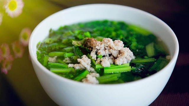 5 loại rau dễ t&iacute;ch lũy kim loại nặng khi trồng trong m&ocirc;i trường &ocirc; nhiễm- Ảnh 1.