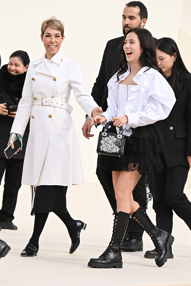 Lý do khiến Jisoo (BLACKPINK) bật khóc đẫm lệ ở Paris Fashion Week- Ảnh 1.