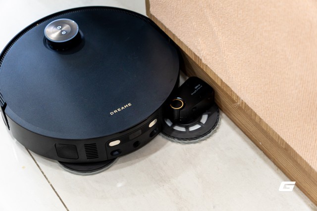 Đ&acirc;y l&agrave; chiếc robot h&uacute;t bụi lau nh&agrave; gi&aacute; ngang xe tay ga, sở hữu kh&ocirc;ng chỉ một m&agrave; tới hai &ldquo;vũ kh&iacute;&rdquo; độc đ&aacute;o- Ảnh 16.