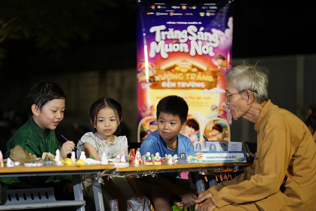 5 ngôi trường, một mùa trăng: Khi di sản dân gian được chạm bằng đôi tay trẻ thơ - Ảnh 8.