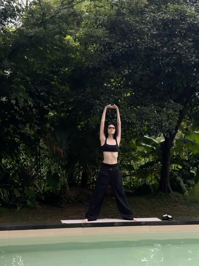 V&ograve;ng eo mỏng d&iacute;nh của n&agrave;ng thơ b&iacute; mật sinh con cho tổng t&agrave;i - Ảnh 7.