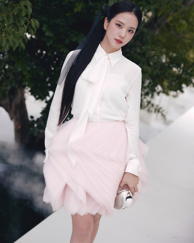 Lý do khiến Jisoo (BLACKPINK) bật khóc đẫm lệ ở Paris Fashion Week- Ảnh 5.
