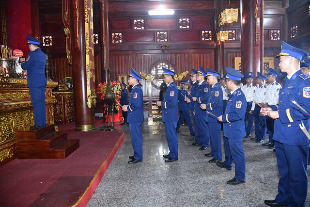 Bộ Tư lệnh Vùng Cảnh sát biển 4 tri ân công lao Chủ tịch Hồ Chí Minh - Ảnh 2.