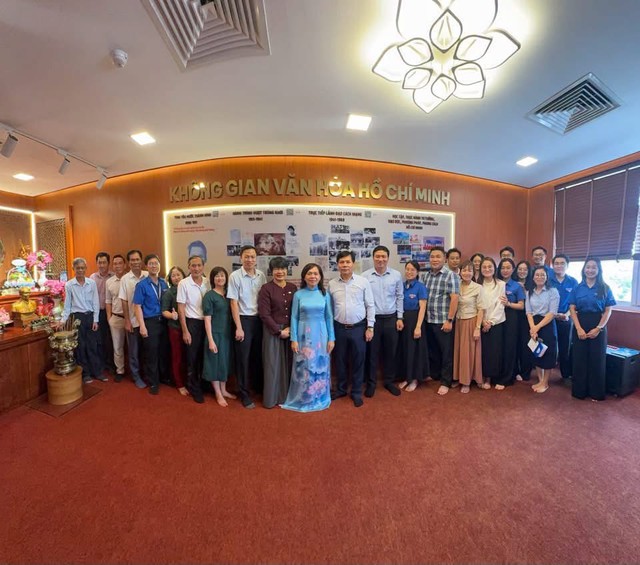 Không gian văn hóa Hồ Chí Minh tại Ban Quản lý Đường sắt đô thị: Điểm hội tụ tư tưởng và tâm hồn của những người kiến tạo mạng lưới giao thông tương lai - Ảnh 4.