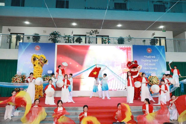 Rộn r&agrave;ng ng&agrave;y khai giảng năm học 2026&ndash;2027 tại Trường THPT Đỗ Mười - Ảnh 5.