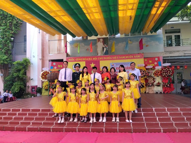 Trung đoàn PPK 224 chúc mừng các nhà trường khai giảng năm học mới - Ảnh 5.