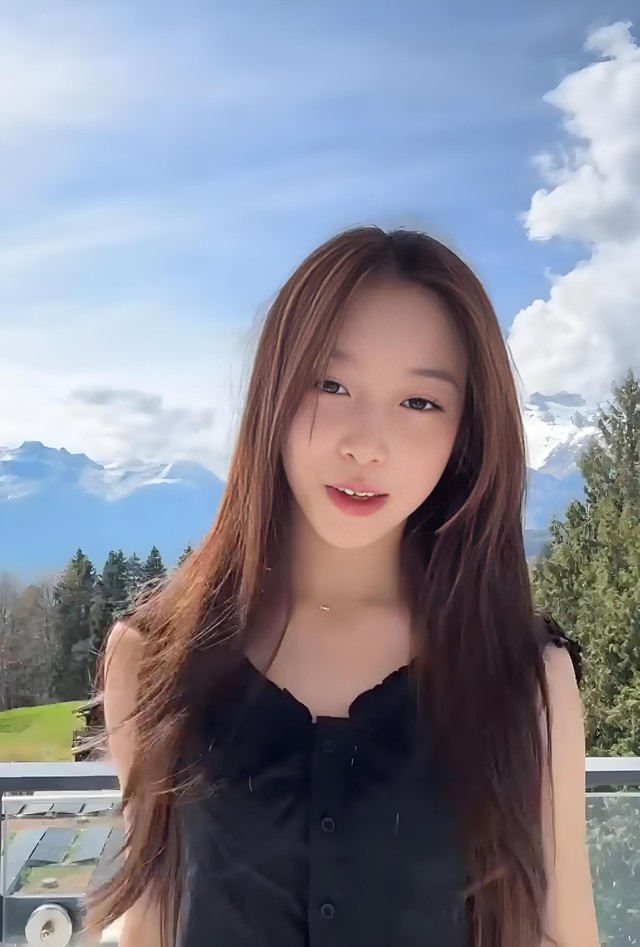 Con gái Vương Phi và Triệu Vy: Cùng điểm xuất phát nhưng cuộc đời lại rẽ sang 2 hướng - Ảnh 6.