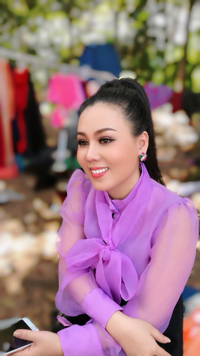 Nữ ca sĩ quê Kiên Giang trúng 160 tờ vé số: U50 vẫn chưa lấy chồng - Ảnh 2.