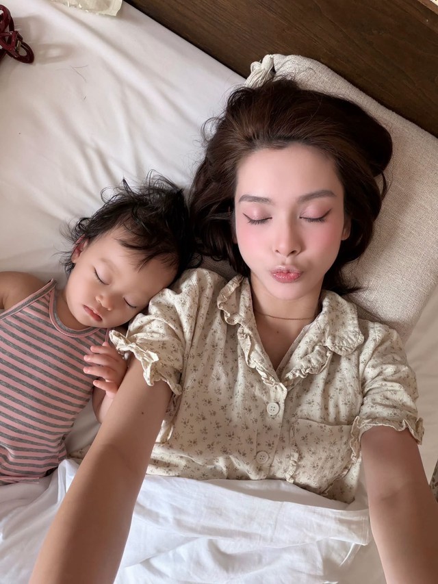 Quỳnh Lương đưa con đi vườn thú safari gặp tình huống dở khóc dở cười, nhiều phụ huynh đồng cảm - Ảnh 3.