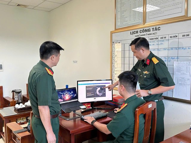 N&acirc;ng cao năng lực số của sĩ quan trẻ ở c&aacute;c nh&agrave; trường qu&acirc;n đội trong t&igrave;nh h&igrave;nh mới - Ảnh 4.