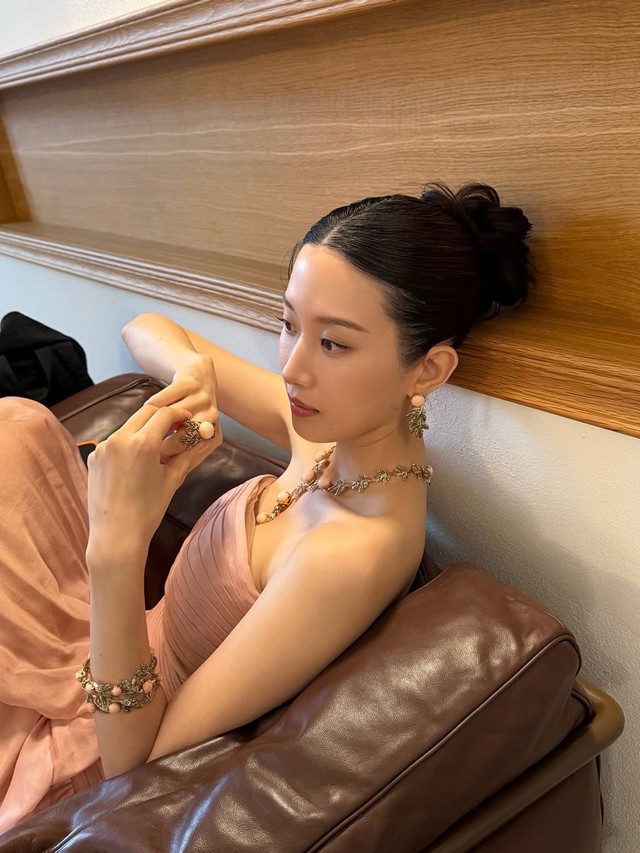 Moon Ga Young lộ diện giữa nghi vấn hẹn h&ograve; Lee Jong Suk, visual th&aacute;i độ thế n&agrave;o m&agrave; g&acirc;y x&ocirc;n xao?- Ảnh 3.
