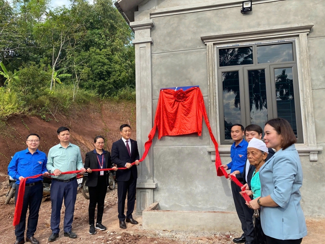 Bàn giao “Nhà hạnh phúc” cho cựu thanh niên xung phong- Ảnh 3. Bàn giao “Nhà hạnh phúc” cho cựu thanh niên xung phong- Ảnh 3.