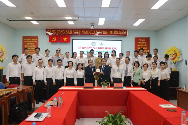 Trường Đại học Y Dược Cần Thơ và Trung tâm Y tế Khu vực Thủ Đức ký kết ghi nhớ hợp tác toàn diện trong đào tạo và nghiên cứu khoa học- Ảnh 1. Trường Đại học Y Dược Cần Thơ và Trung tâm Y tế Khu vực Thủ Đức ký kết ghi nhớ hợp tác toàn diện trong đào tạo và nghiên cứu khoa học- Ảnh 1.