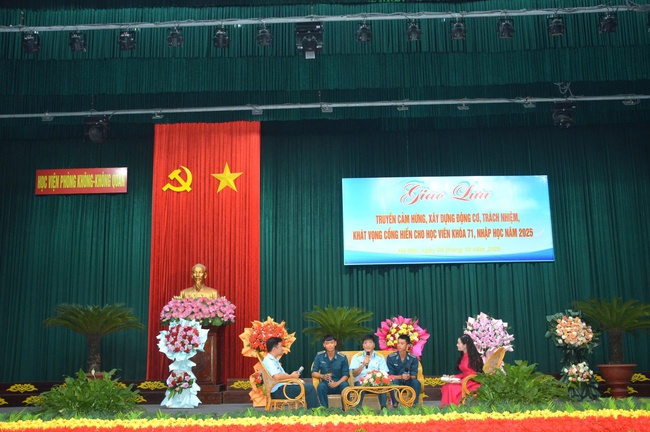 Học viện Phòng không - Không quân giao lưu truyền cảm hứng, khơi dậy khát vọng cống hiến cho học viên khoá 71- Ảnh 1. Học viện Phòng không - Không quân giao lưu truyền cảm hứng, khơi dậy khát vọng cống hiến cho học viên khoá 71- Ảnh 1.