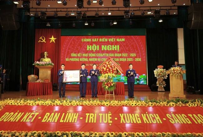 Tuổi trẻ Cảnh sát biển Việt Nam phát huy tinh thần xung kích, sáng tạo, dám nghĩ, dám làm- Ảnh 2.