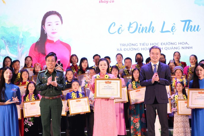 “Chia sẻ cùng thầy cô” năm 2025: Tuyên dương 80 giáo viên tiêu biểu công tác tại xã, phường, đặc khu vùng biên giới- Ảnh 2.