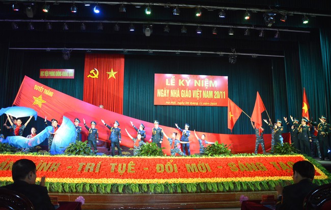 Tiết mục văn nghệ tại Lễ kỷ niệm