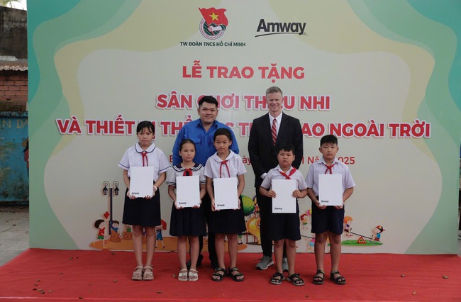 Lan tỏa tinh thần đồng hành vì cộng đồng giữa Ban Công tác Đoàn và Amway Việt Nam- Ảnh 1.