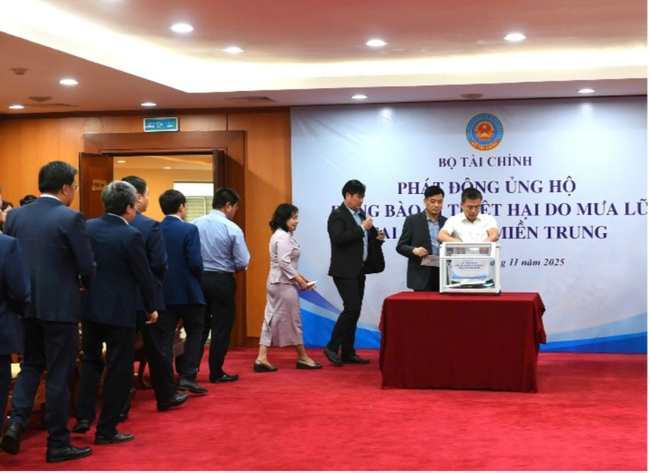 Ước tính tổng số tiền Bộ Tài chính quyên góp ủng hộ là 3,5 tỷ đồng.