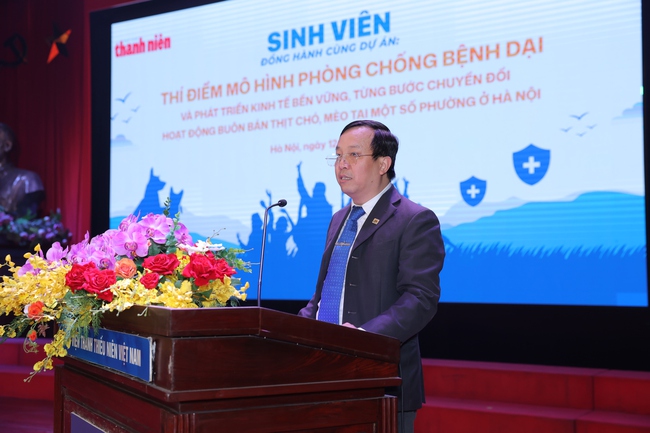 Nhà báo Nguyễn Toàn Thắng, Tổng biên tập Tạp chí Thanh niên phát biểu khai mạc chương trình