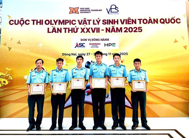 Học viện Phòng không-Không quân đoạt giải Ba toàn đoàn cuộc thi Olympic Vật lý sinh viên toàn quốc lần thứ XXVII- Ảnh 2.
