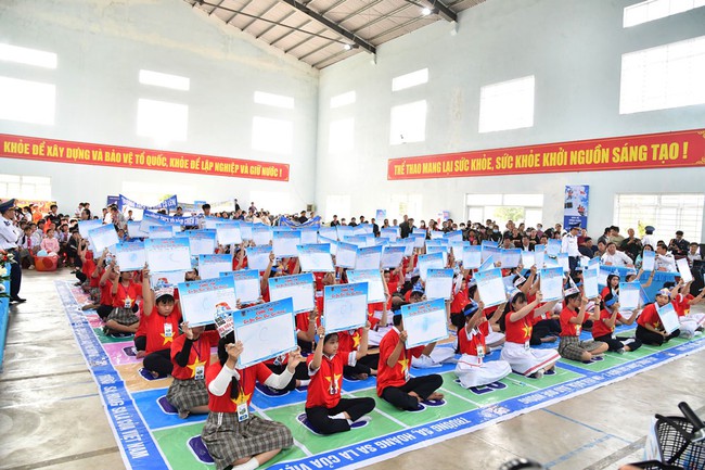 Từ b&atilde;i biển Tịnh Kh&ecirc;, gieo mầm y&ecirc;u biển đảo trong tr&aacute;i tim học tr&ograve;- Ảnh 1.