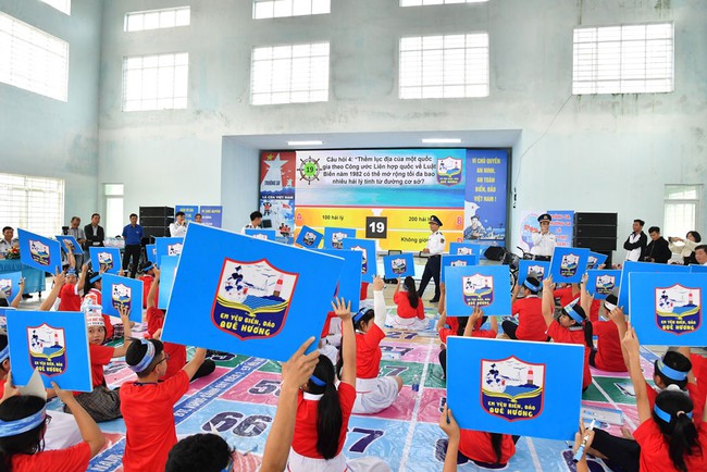 Từ b&atilde;i biển Tịnh Kh&ecirc;, gieo mầm y&ecirc;u biển đảo trong tr&aacute;i tim học tr&ograve;- Ảnh 2.