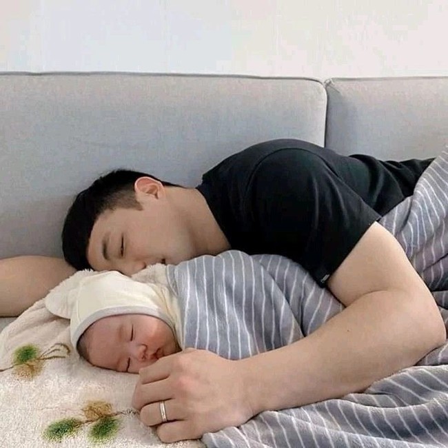 Những &ocirc;ng bố thuộc con gi&aacute;p n&agrave;y cực kỳ hợp với em b&eacute; B&iacute;nh Ngọ 2026: Con đến, mọi việc đều h&agrave;i h&ograve;a, c&ocirc;ng việc th&ocirc;ng thuận hơn- Ảnh 3.