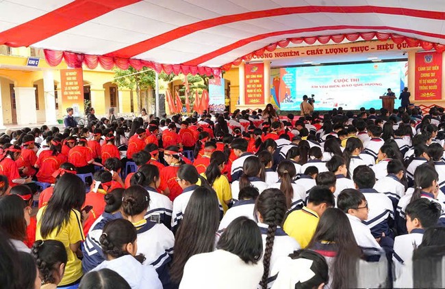 Lan tỏa t&igrave;nh y&ecirc;u biển, đảo từ m&aacute;i trường Y&ecirc;n Nghĩa- Ảnh 2.