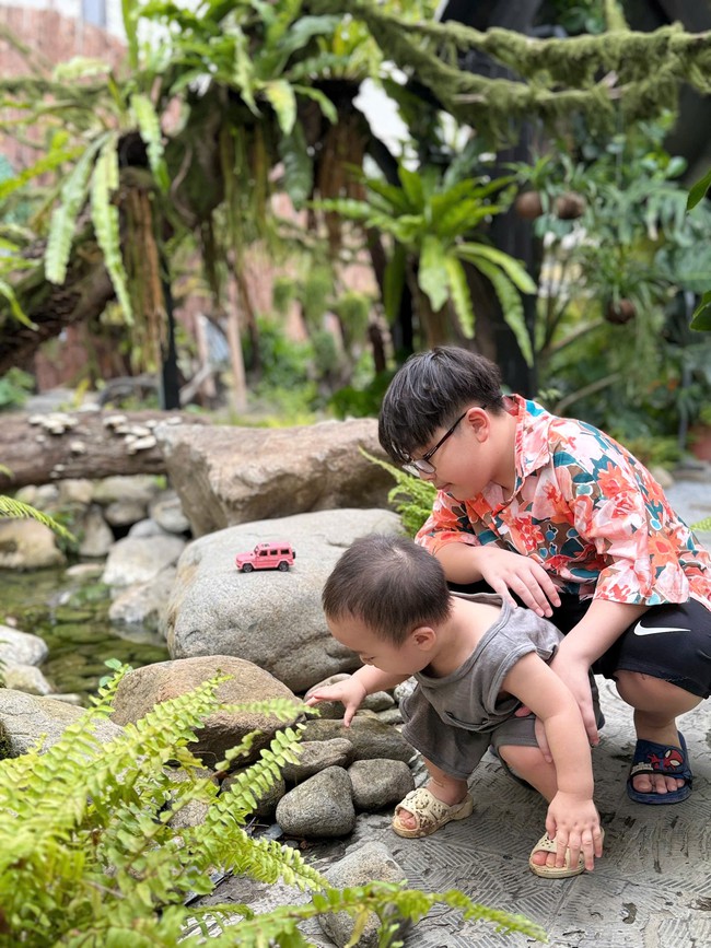 Mẹ bỉm theo chủ nghĩa cho con "x&ecirc; dịch" sớm: Những chuyến đi đến v&ugrave;ng trời mới đ&atilde; mang về 1 em b&eacute; dạn dĩ như thế n&agrave;o?- Ảnh 3.