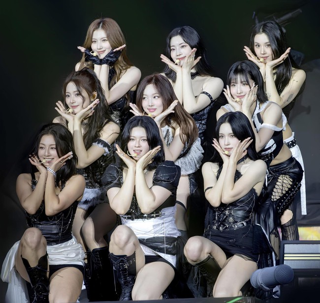 H&igrave;nh ảnh concert buồn thiu n&oacute;i l&ecirc;n 1 sự thật về nh&oacute;m nữ từng lấn lướt BLACKPINK?- Ảnh 2.