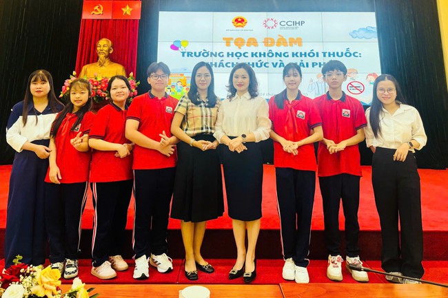 Cô Nguyễn Diễm My – Người truyền cảm hứng xây dựng "Trường học không khói thuốc"

- Ảnh 2.