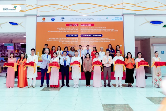 Ra mắt mô hình một cửa hỗ trợ phụ nữ, trẻ em bị bạo lực, xâm hại: Điểm tựa an toàn giữa vòng xoáy tổn thương- Ảnh 4. Ra mắt mô hình một cửa hỗ trợ phụ nữ, trẻ em bị bạo lực, xâm hại: Điểm tựa an toàn giữa vòng xoáy tổn thương- Ảnh 4.