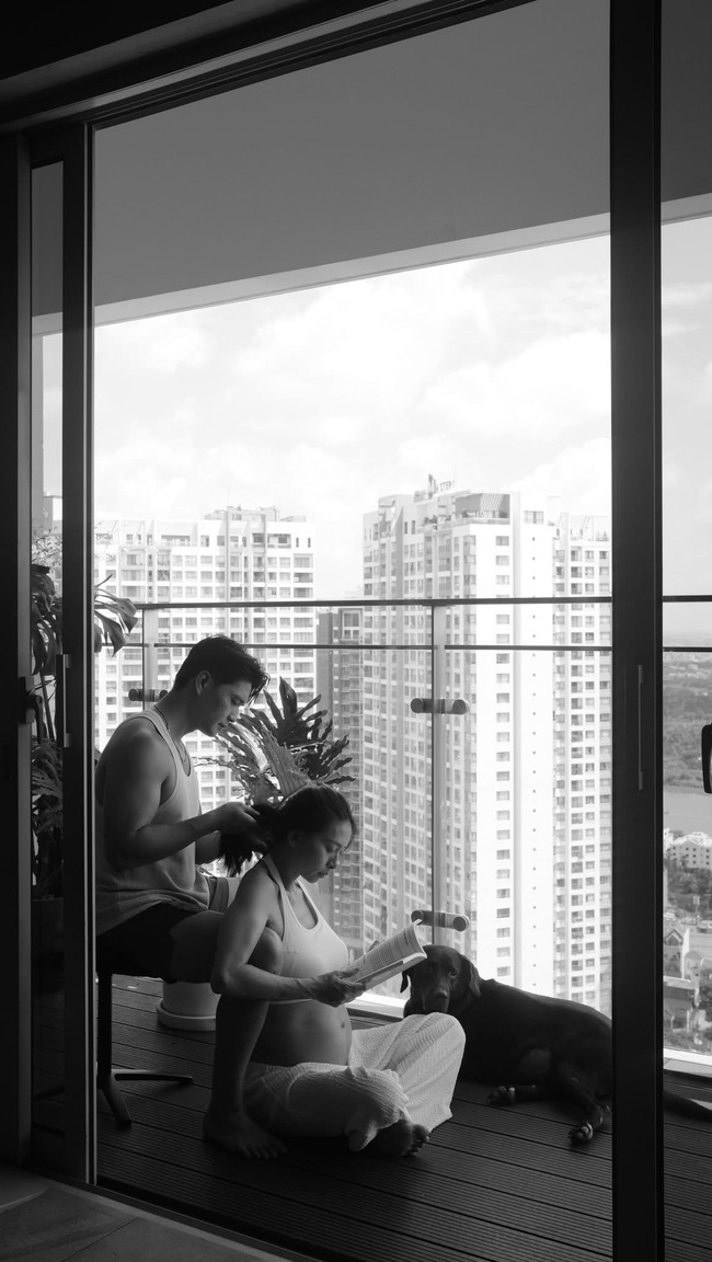 Ngô Thanh Vân khoe cận cảnh bụng bầu, tiết lộ tình trạng hiện tại khi mang thai ở tuổi 46 khiến dân tình xót xa- Ảnh 3. Ngô Thanh Vân khoe cận cảnh bụng bầu, tiết lộ tình trạng hiện tại khi mang thai ở tuổi 46 khiến dân tình xót xa- Ảnh 3.