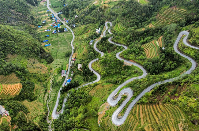 Hà Giang: Từ cao nguyên đá đến thương hiệu “điểm đến văn hóa khu vực hàng đầu châu Á”
- Ảnh 1. Hà Giang: Từ cao nguyên đá đến thương hiệu “điểm đến văn hóa khu vực hàng đầu châu Á”
- Ảnh 1.