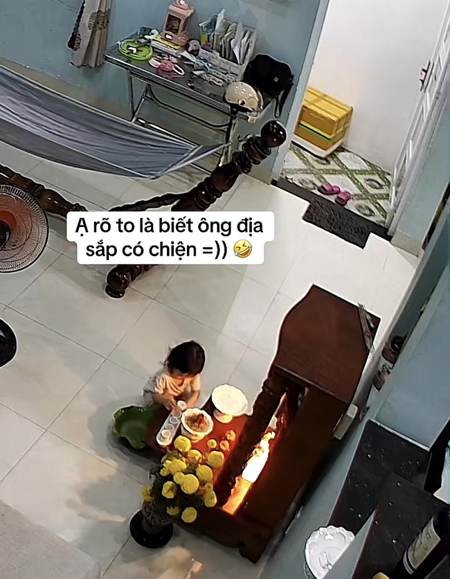 Nghe tiếng con gái "Ạ" một cái rõ to, mẹ bé đoán ngay sắp có chuyện xảy ra với... ông địa- Ảnh 3. Nghe tiếng hi88.com gái "Ạ" một cái rõ to, mẹ bé đoán ngay sắp có chuyện xảy ra với... ông địa- Ảnh 3.