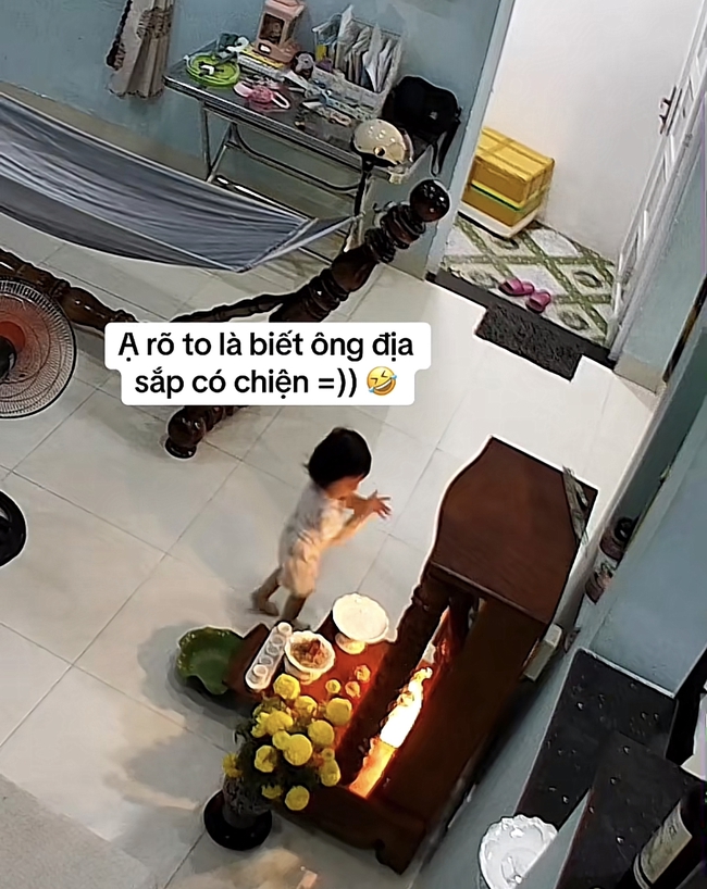 Nghe tiếng con gái "Ạ" một cái rõ to, mẹ bé đoán ngay sắp có chuyện xảy ra với... ông địa- Ảnh 4. Nghe tiếng hi88.com gái "Ạ" một cái rõ to, mẹ bé đoán ngay sắp có chuyện xảy ra với... ông địa- Ảnh 4.