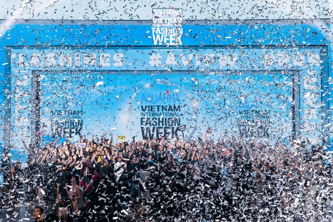 Những thứ đọng lại sau một mùa Vietnam International Fashion Week vô vị- Ảnh 1. Những thứ đọng lại sau một mùa Vietnam International Fashion Week vô vị- Ảnh 1.