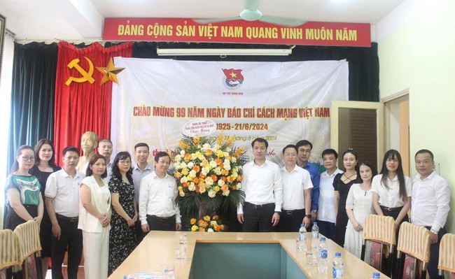Kỷ niệm 100 năm Ngày Báo chí Cách mạng Việt Nam: Tạp chí Thanh niên - tiếng nói của tổ chức Đoàn, diễn đàn lý luận - khoa học tin cậy của thanh niên Việt Nam- Ảnh 13. Kỷ niệm 100 năm Ngày Báo chí Cách mạng Việt Nam: Tạp chí Thanh niên - tiếng nói của tổ chức Đoàn, diễn đàn lý luận - khoa học tin cậy của thanh niên Việt Nam- Ảnh 13.