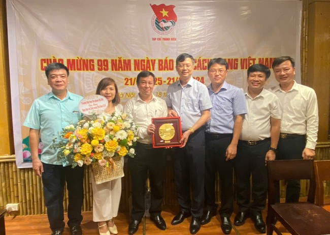 Kỷ niệm 100 năm Ngày Báo chí Cách mạng Việt Nam: Tạp chí Thanh niên - tiếng nói của tổ chức Đoàn, diễn đàn lý luận - khoa học tin cậy của thanh niên Việt Nam- Ảnh 15. Kỷ niệm 100 năm Ngày Báo chí Cách mạng Việt Nam: Tạp chí Thanh niên - tiếng nói của tổ chức Đoàn, diễn đàn lý luận - khoa học tin cậy của thanh niên Việt Nam- Ảnh 15.