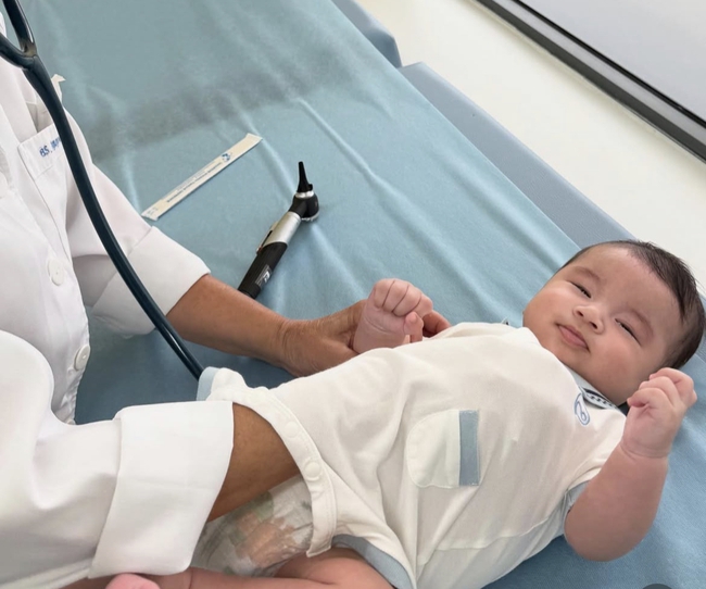 Quý tử vừa tròn 3 tháng tuổi, hot mom Mai Ngọc tự hào khoe một điều Quý tử vừa tròn 3 tháng tuổi, hot mom Mai Ngọc tự hào khoe một điều