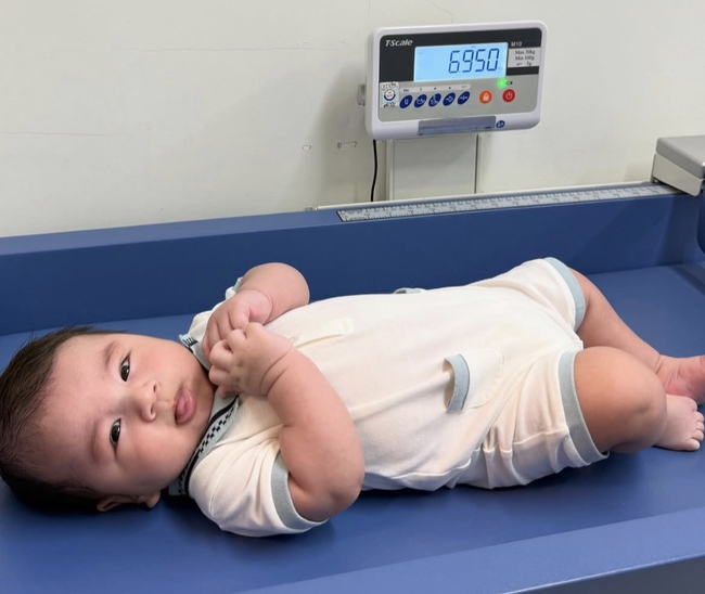 Quý tử vừa tròn 3 tháng tuổi, hot mom Mai Ngọc tự hào khoe một điều Quý tử vừa tròn 3 tháng tuổi, hot mom Mai Ngọc tự hào khoe một điều