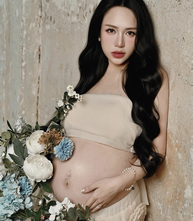 Giữa đêm khuya, ái nữ nhà đại gia Minh Nhựa nhập viện, dân tình xôn xao nghi hot mom trẻ sắp lâm bồn- Ảnh 4. Giữa đêm khuya, ái nữ nhà đại gia Minh Nhựa nhập viện, dân tình xôn xao nghi hi88. com trẻ sắp lâm bồn- Ảnh 4.