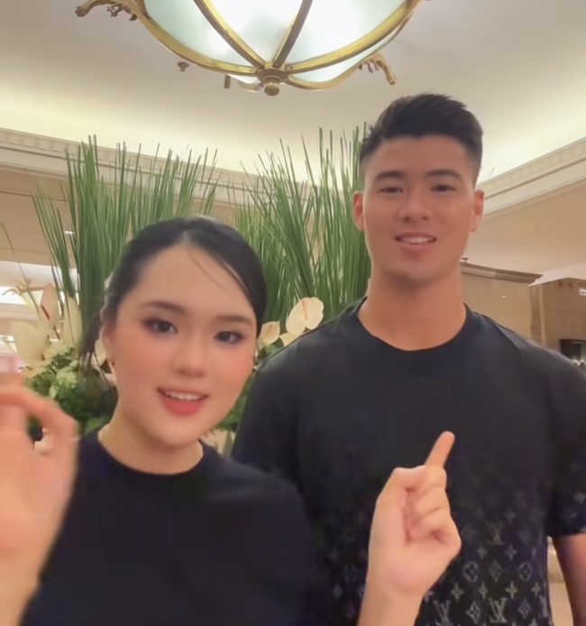 Quỳnh Anh - vợ tiểu thư của cầu thủ Duy Mạnh bỗng dưng 