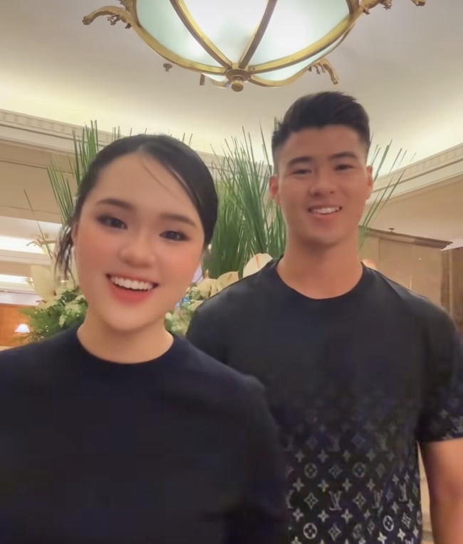 Quỳnh Anh - vợ tiểu thư của cầu thủ Duy Mạnh bỗng dưng 