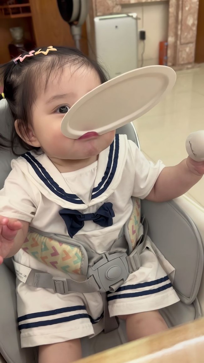 Con đang ngoan bỗng Con đang ngoan bỗng