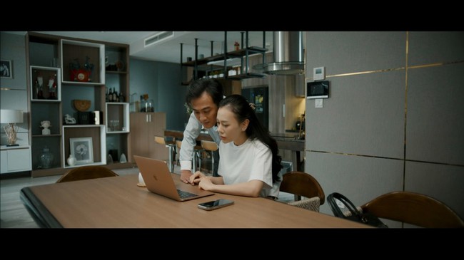 Phương Oanh tái hợp Doãn Quốc Đam trong phim "Gió ngang khoảng trời xanh"- Ảnh 4. Phương Oanh tái hợp Doãn Quốc Đam trong phim "Gió ngang khoảng trời xanh"- Ảnh 4.