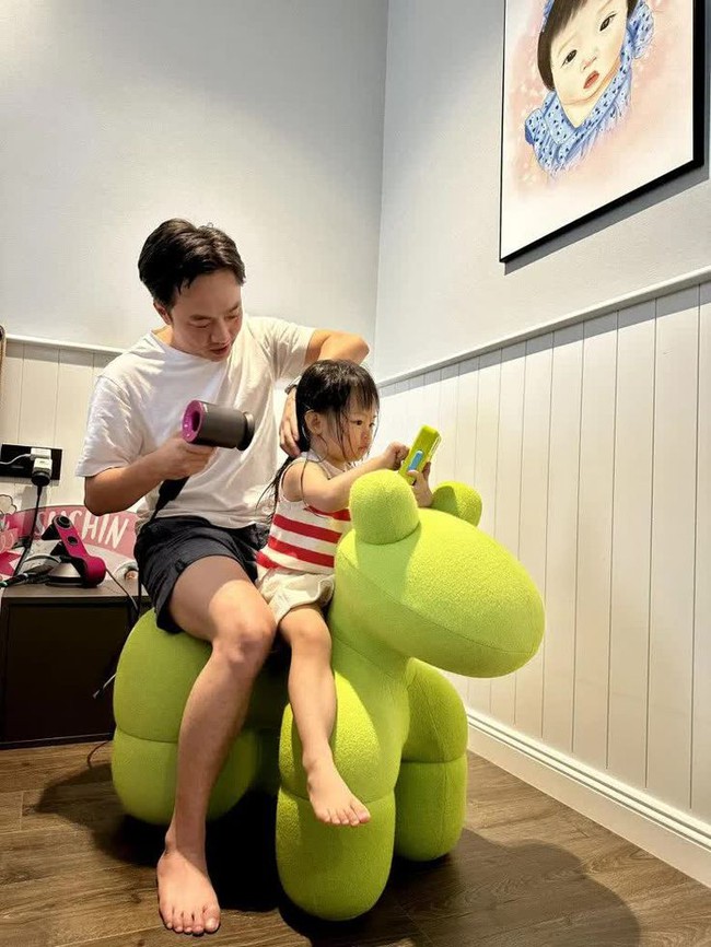 Người bố đóng vai trò quan trọng trong sự hình thành tính cách lạc quan và tích cực của con gái: Hãy nắm vững 8 nguyên tắc này!- Ảnh 3.