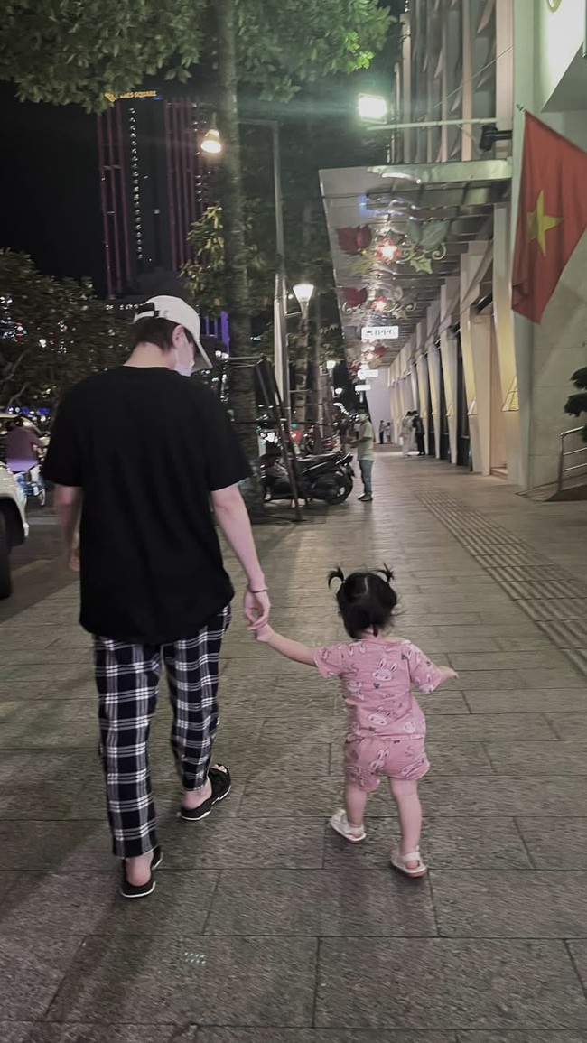Người bố đóng vai trò quan trọng trong sự hình thành tính cách lạc quan và tích cực của con gái: Hãy nắm vững 8 nguyên tắc này!- Ảnh 4.